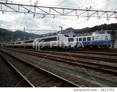 Dolphin 485 series + Irodori Aya 485 series Takao Station Dolphin 485 series + Irodori Aya 485 series Takao Station 3611703