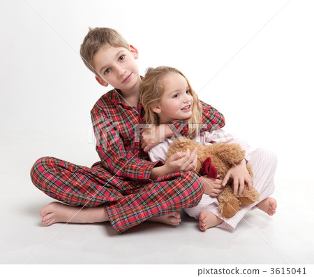 Loving brother and sister 3615041