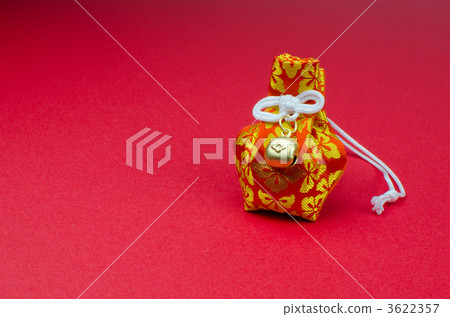 Amulet with gold bells 3622357