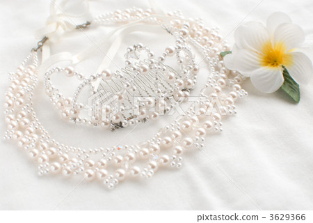 Handmade tiara and necklace Handmade tiara and necklace 3629366