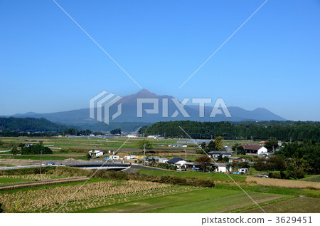 Kirishima mountain range in the autumn sky 3629451