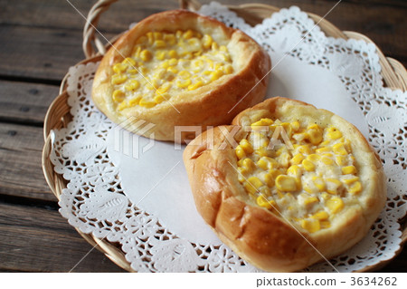 自製玉米蛋黃醬麵包，加入大量玉米 3634262