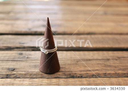 配件支架中的雙鑽戒指 3634330