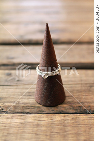 配件支架中的雙鑽戒指 3634337