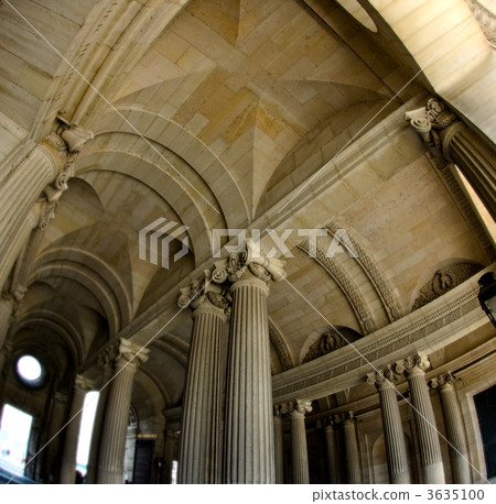 Vaults of a gallery in the Louvre 3635100