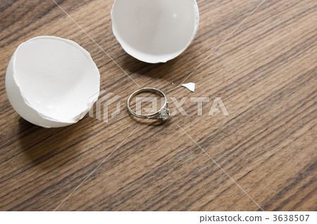 Rings born from eggs 3638507