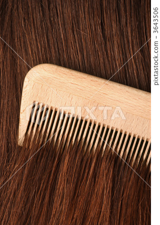 Combing hair 3643506