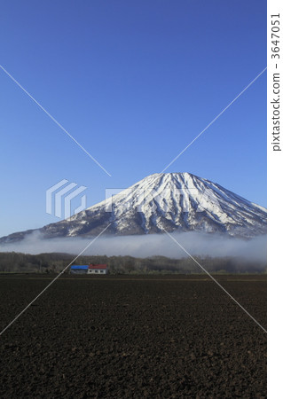 mountain, snowy mountain, snowâ€covered mountain 3647051