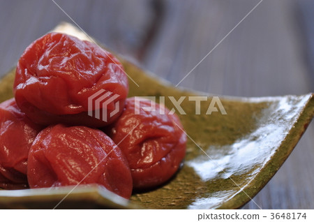 Salted plum  3648174