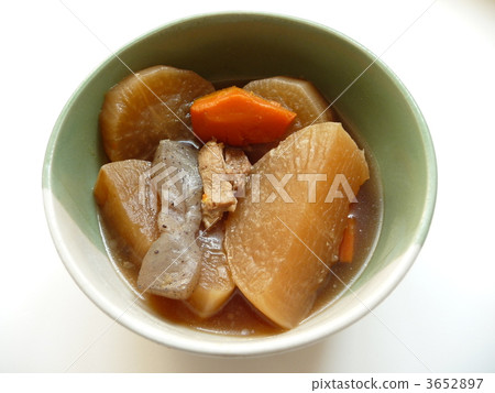 Household cuisine thickly cut simmered radish 3652897