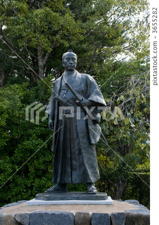 Shingo Takasugi Shogo Statue 2 3655282