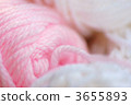 Pink wool thread 3655893
