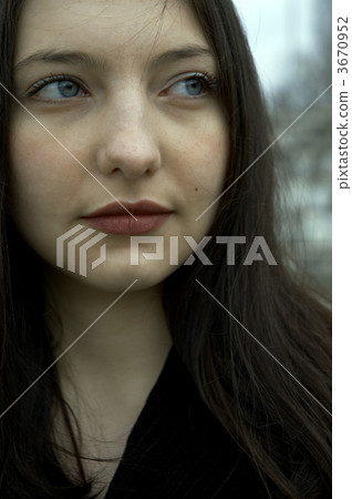 dreaming girl 3670952