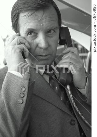businessman on the phone 3670980