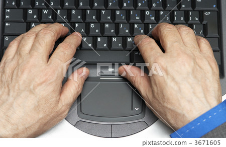 working on the laptop working on the laptop 3671605