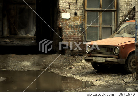 yard with old car 3671679