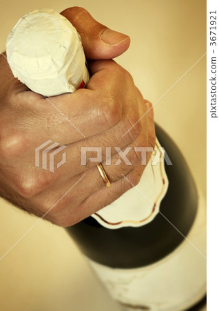 wedding champagne(special photo f/x,focus on the finger with rin wedding champagne(special photo f/x,focus on the finger with rin 3671921