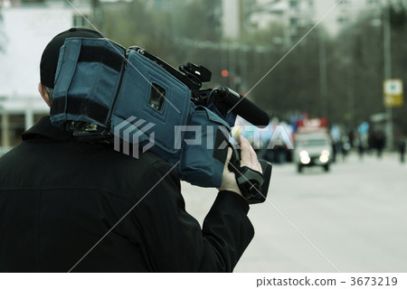 news reporter news reporter 3673219