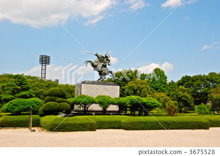 The horse statue of "Mogami Yoshimitsu" (Kasagi Park / Yamagata Town, Yamagata Prefecture) 3675528