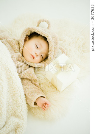 給嬰兒和床頭睡覺的禮物 3677625