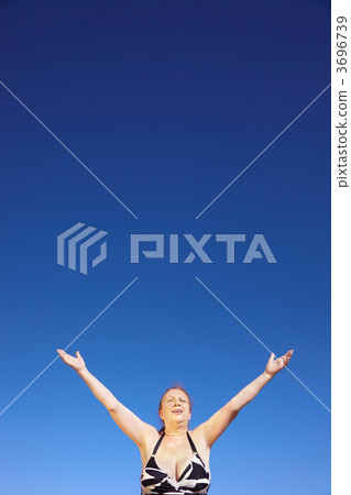senior woman relax 3696739