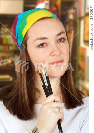 artist in a studio 3703074