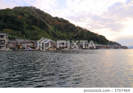 Ine Town in Kyoto Prefecture, Village in Funa "The Inain Bay Evening Scenery" Ine Town in Kyoto Prefecture, Village in Funa "The Inain Bay Evening Scenery" 3707469