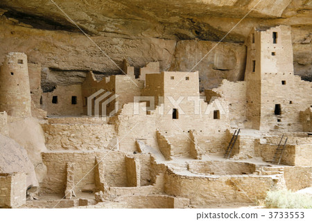 Indian ruins at Mesa Verde 3733553