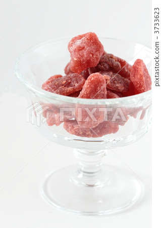 Dried fruits · strawberries 3733623