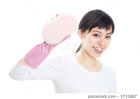 Women cleaning 3733867