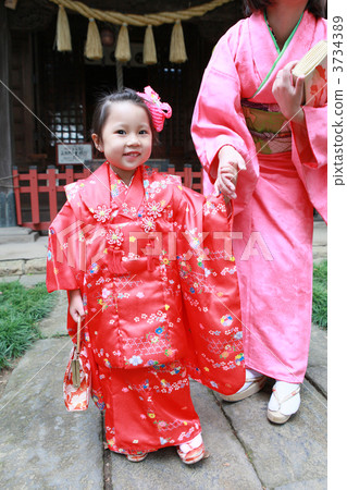 Parents and children's shrine (3 years old · whole body · smile) 3734389