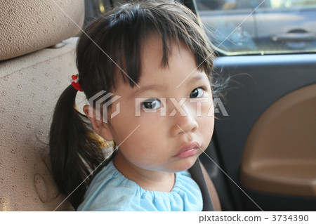 Three-year-old who got into the passenger seat 3734390