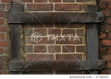 Solder red brick building (brick wall surrounded by rusty steel frame) Up Solder red brick building (brick wall surrounded by rusty steel frame) Up 3738935