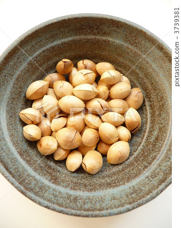 Autumn tasting baked ginkgo 3739381