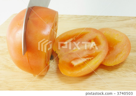 Cut tomatoes 3740503