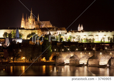 Night view of Charles Bridge and Prague Castle Night view of Charles Bridge and Prague Castle 3740905