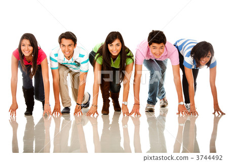 People racing 3744492