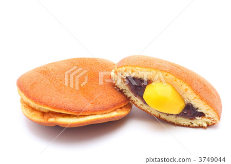 Grilled chestnut dorayaki 3749044