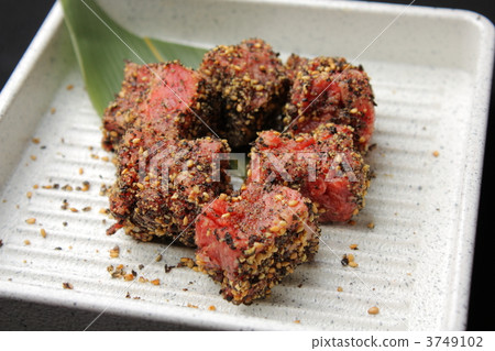 Square cut black pepper meat Square cut black pepper meat 3749102