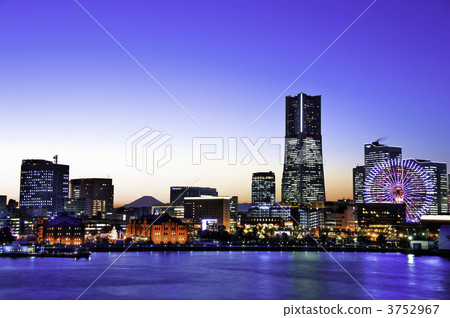 橫濱港未來的夜景（從橫濱市中區，大坂橋） 3752967
