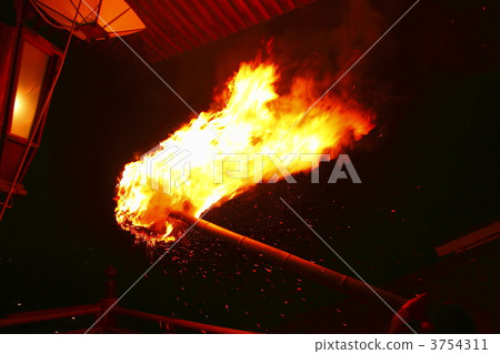 Daicho跑了一個巨大的火炬 3754311