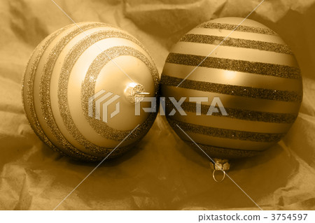 christmas golden balls 3754597