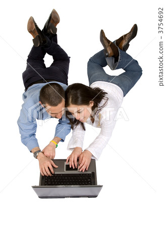 couple on a laptop 3754692