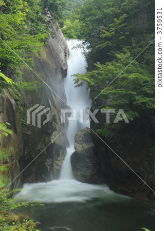 Shosenkenshinseon瀑布 3759531