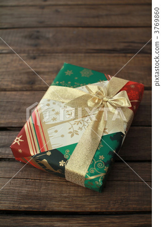 聖誕禮物搭配金色緞帶聖誕色彩包裝 3769860