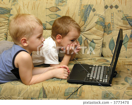 children with notebook 3773478
