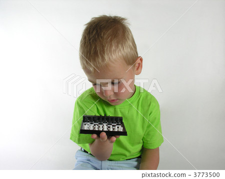 child thinks on chess child thinks on chess 3773500