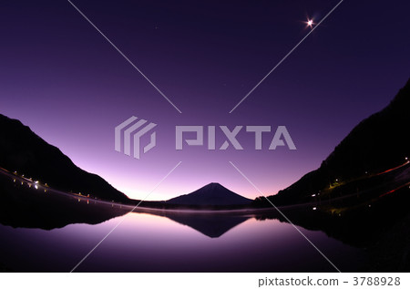 Shoji Lake night view 3788928