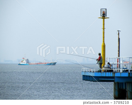  Sea fishing 3789210