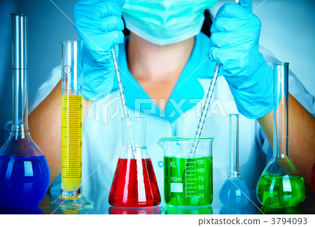 scientist in laboratory 3794093